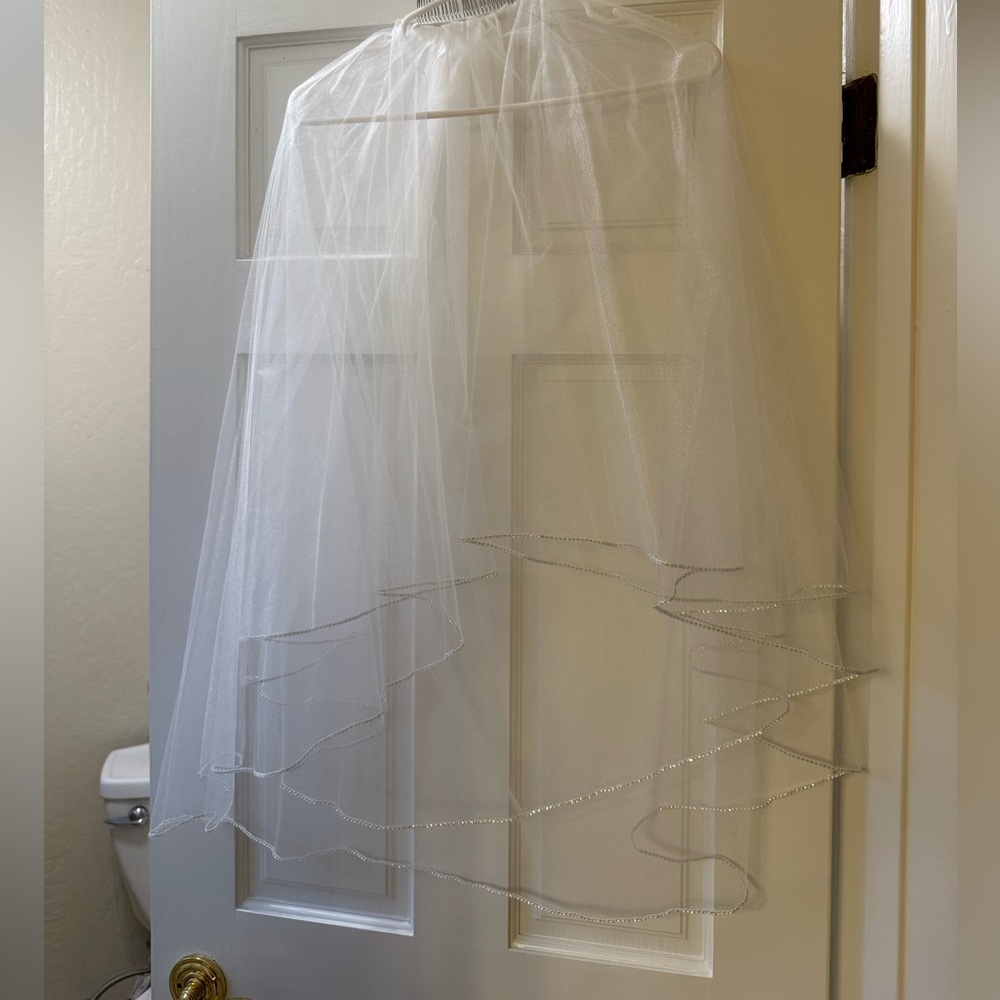 Wedding veil with sequins